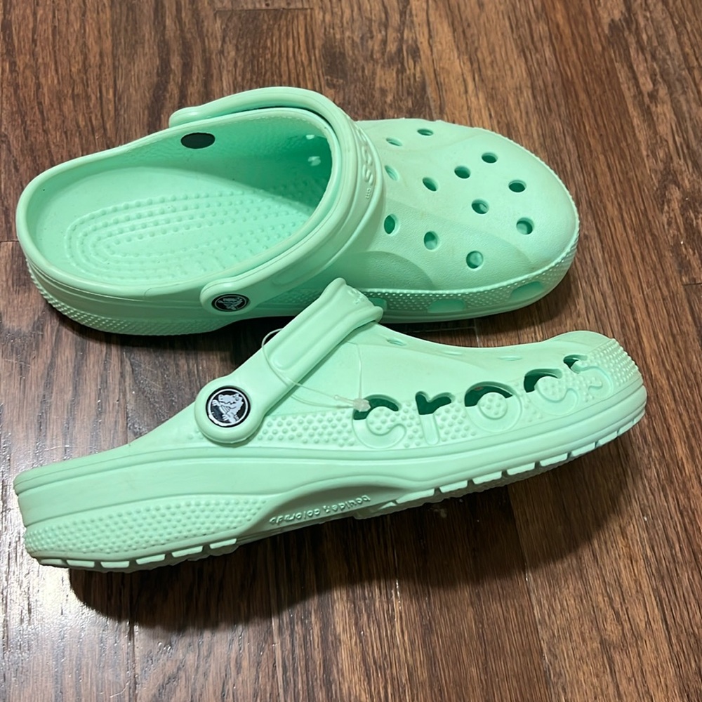 Crocs - mint green color